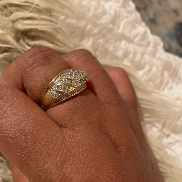 Big Beautiful 14k Diamond & Baguette Dome Ring - Picture 3 of 6